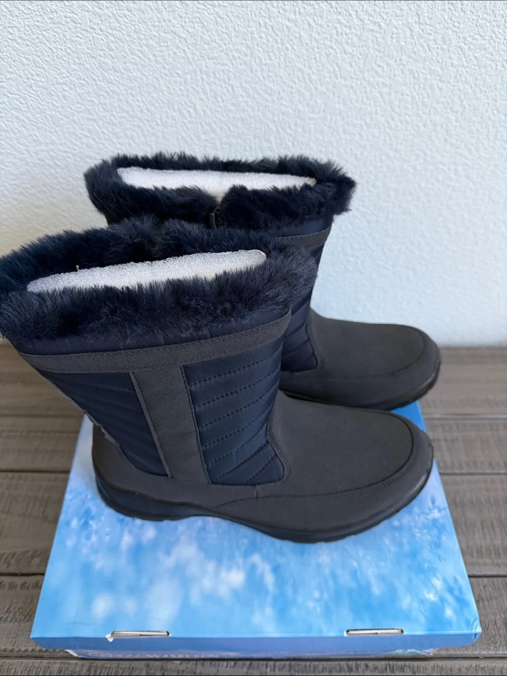 easy street Frazer Navy Insulated Winter Boots with Faux Fur Cuff NIB